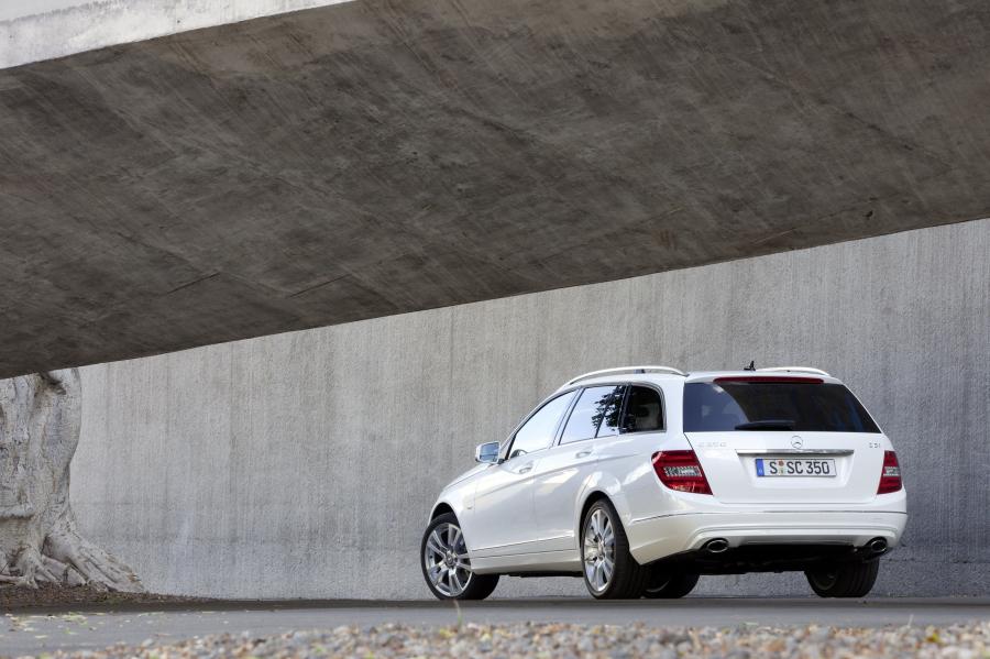  Mercedes-Benz C-Class Estate 2011 года  (фото 19 из 26)